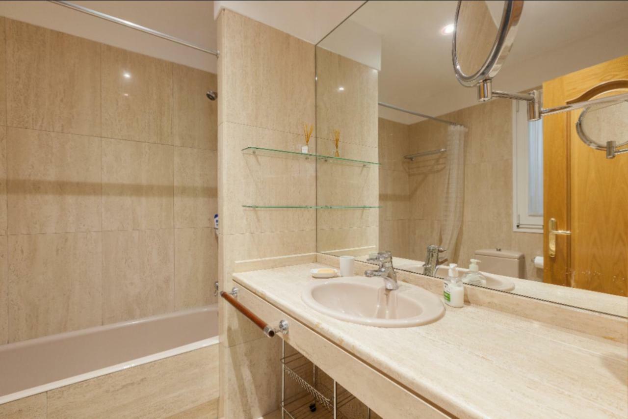 Ondarreta Beach & Terrace Apartment ซานเซบาสเตียน ภายนอก รูปภาพ